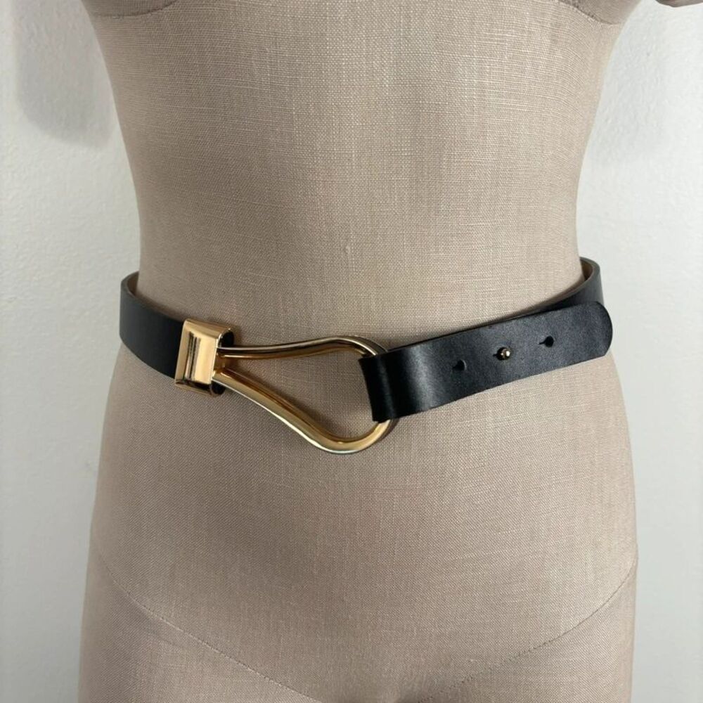 Chico's Black Leather Belt Size Small Gold Tone Hook Loop Closure Stretch Back